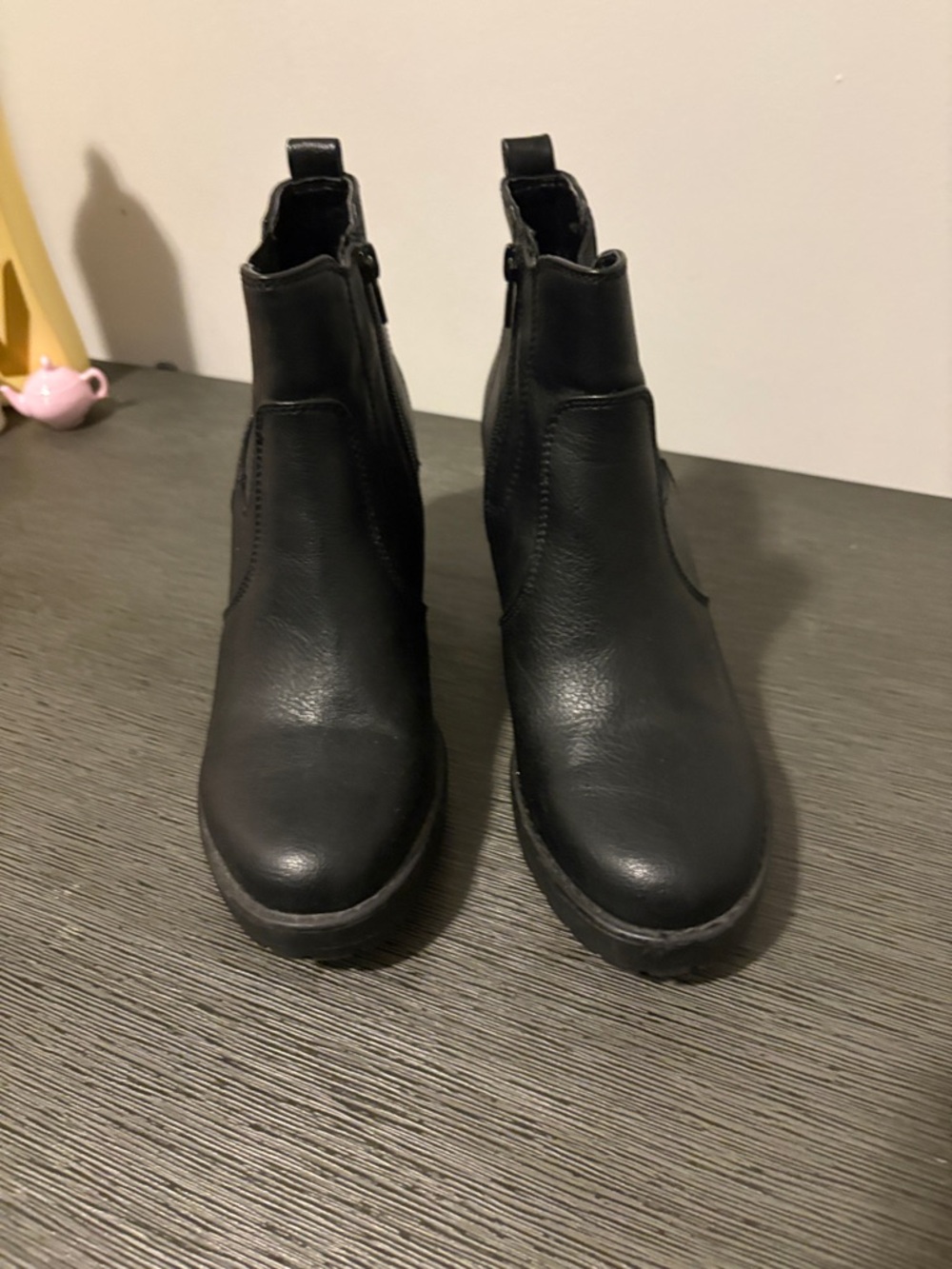 Women's Black Zip-Back Ankle Booties